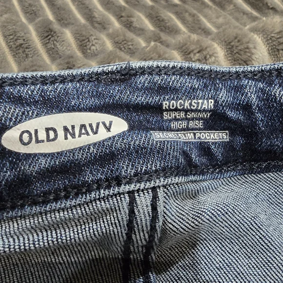 Old Navy Rockstar Super Skinny High Rise - Picture 3 of 6